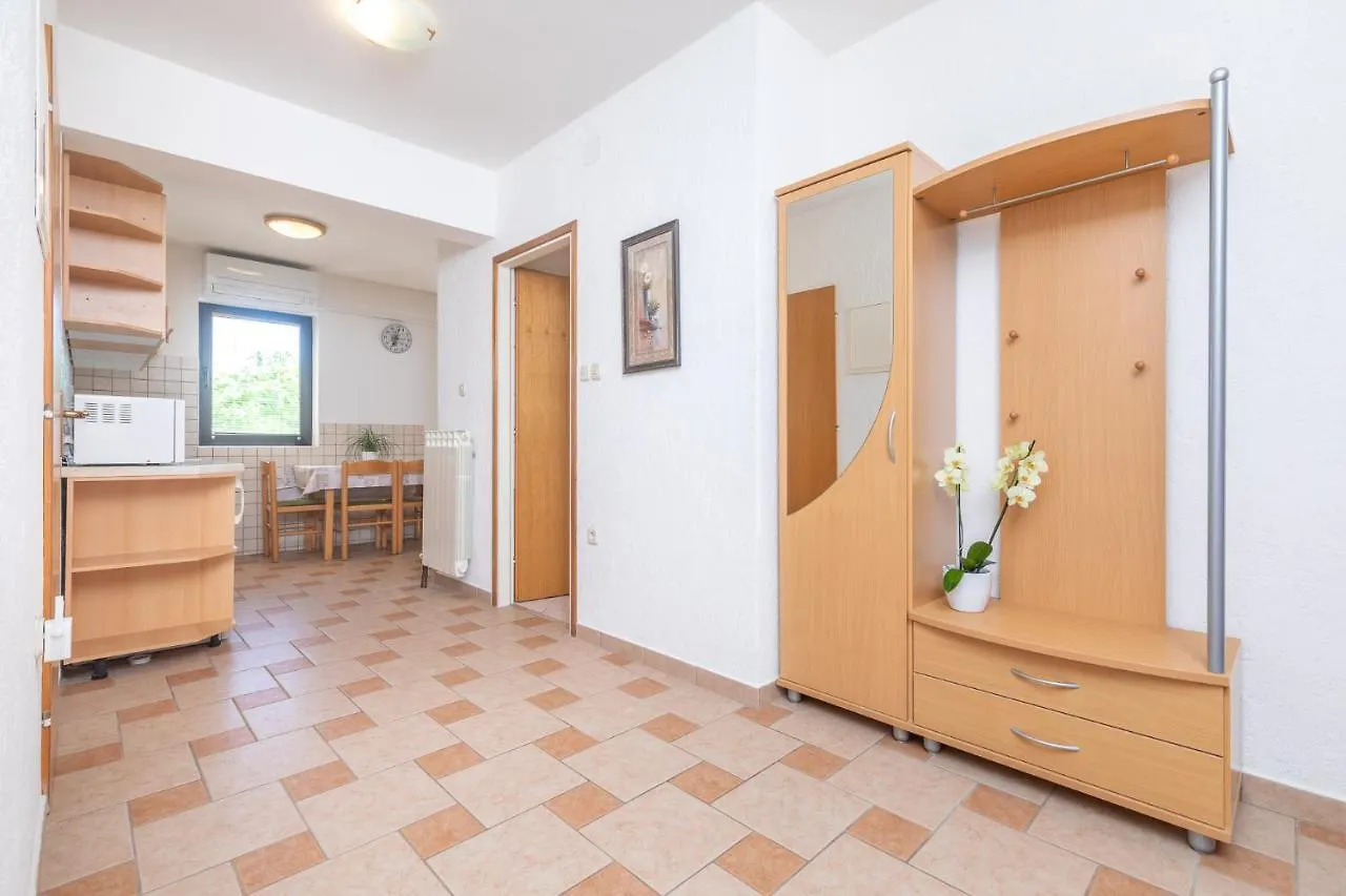 Villa Paradiso Punat 0*,  Croatia