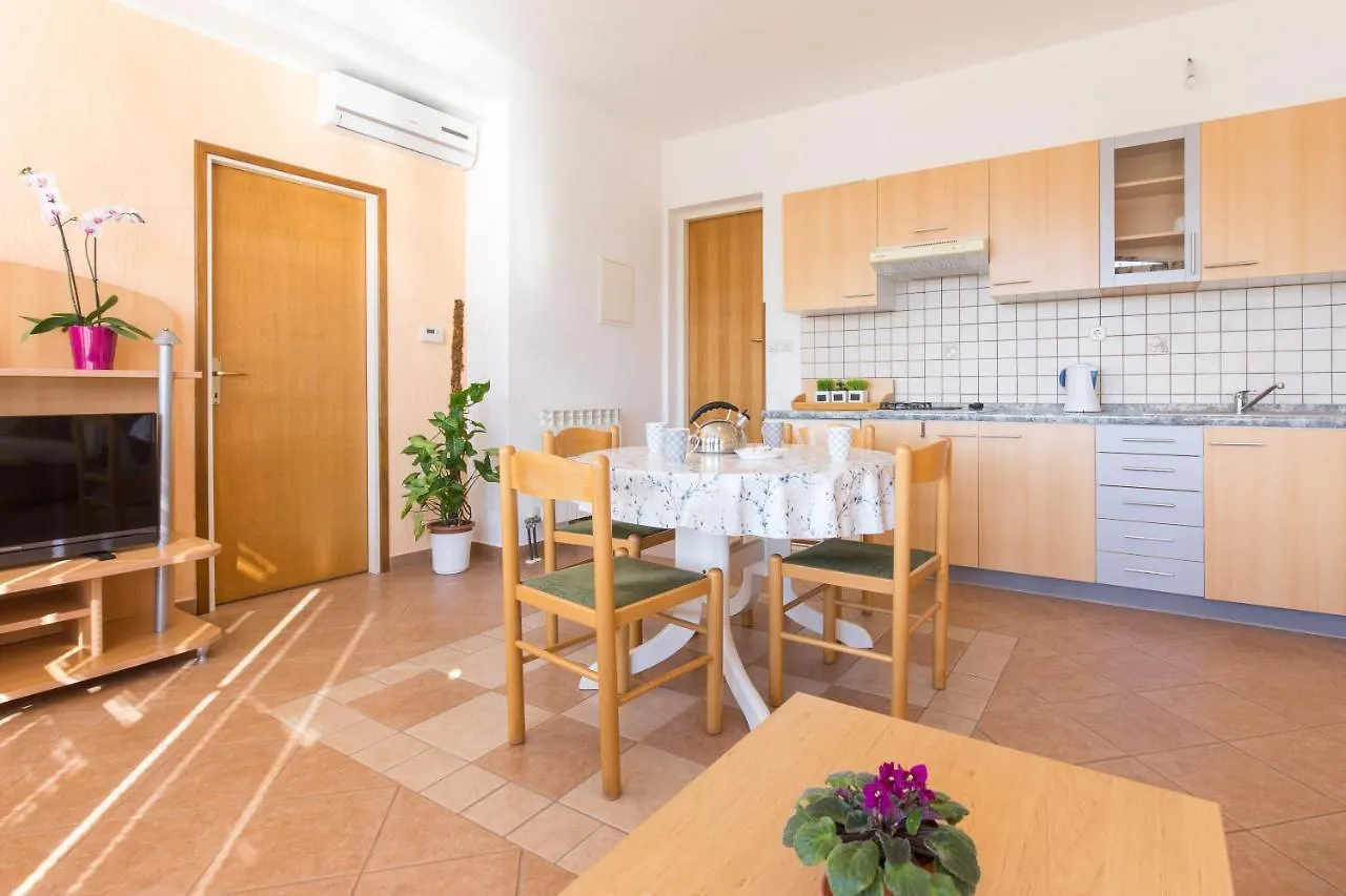 Villa Paradiso Punat 0*,